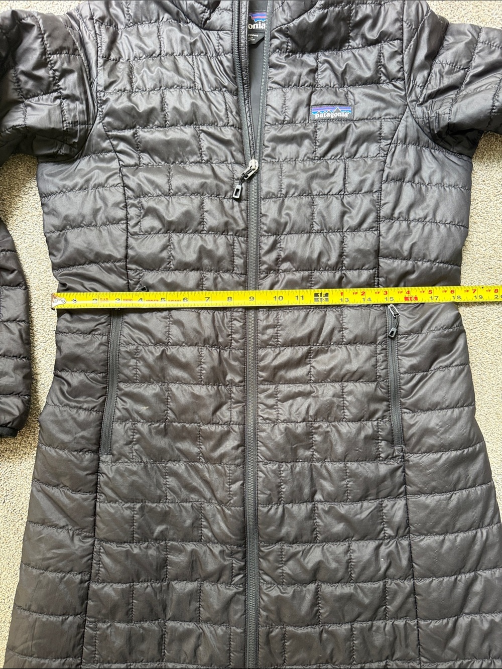 Patagonia Women’s Black Quilted Nano puff - Picture 8 of 9